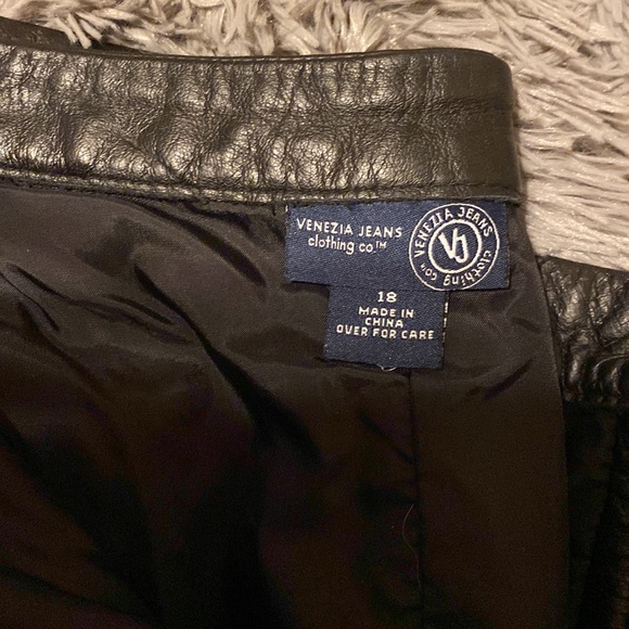 Vintage Lane Bryant Real Leather pants, not Faux natural leather, lined inside. - Picture 2 of 3